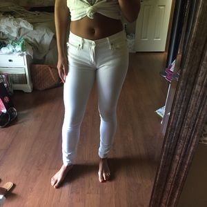 Express white im is rise skinny jeans size 6 r